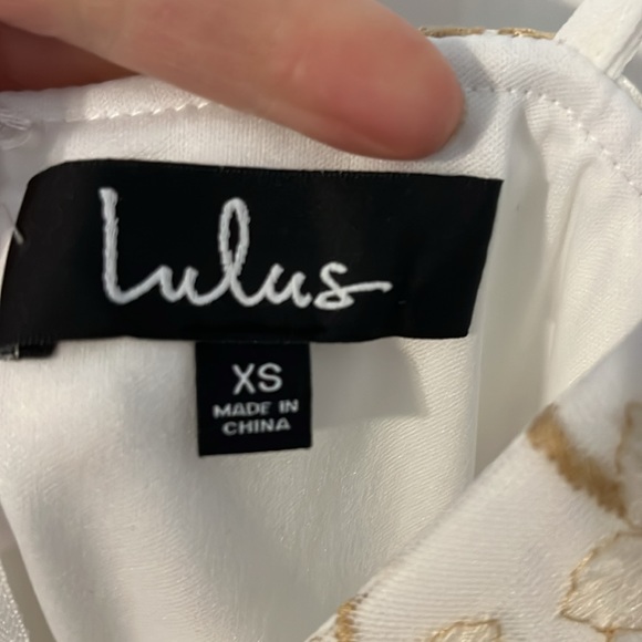 Lulu’s gorgeous white with tan floral pattern dress. Like new! Size XS - Picture 4 of 7